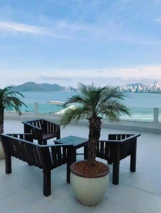 Piscina A Beira-Mar, Tranquilidade E Qualidade No Melhor De Bc Balneario Camboriu Exterior foto