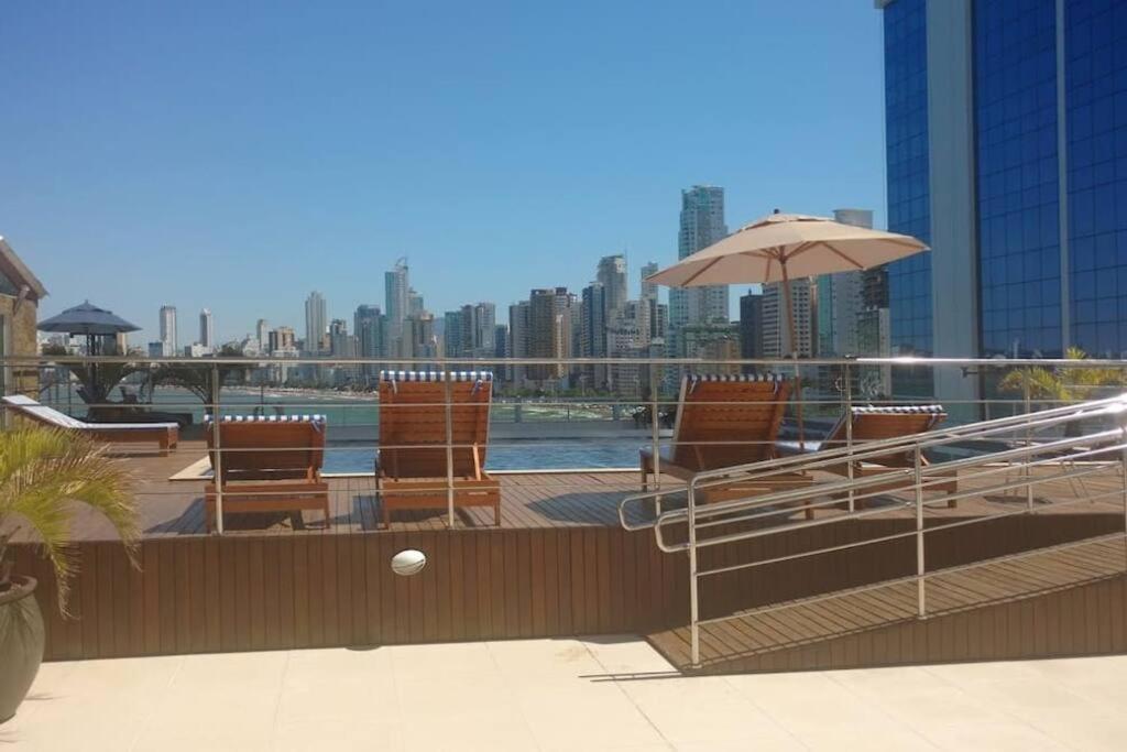 Piscina A Beira-Mar, Tranquilidade E Qualidade No Melhor De Bc Balneario Camboriu Exterior foto