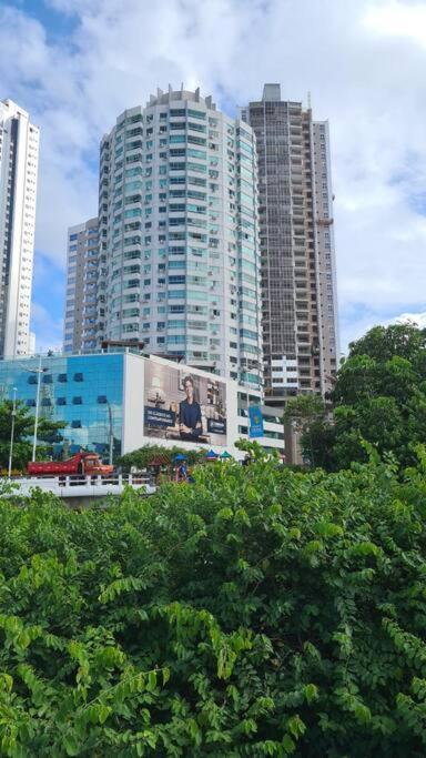Piscina A Beira-Mar, Tranquilidade E Qualidade No Melhor De Bc Balneario Camboriu Exterior foto