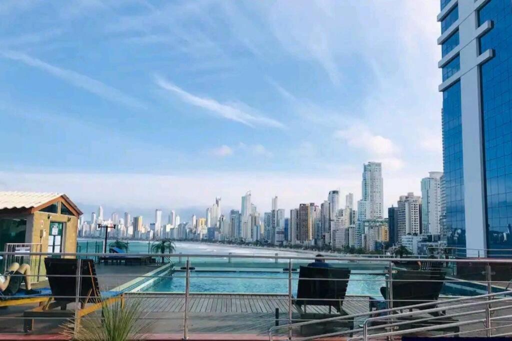 Piscina A Beira-Mar, Tranquilidade E Qualidade No Melhor De Bc Balneario Camboriu Exterior foto
