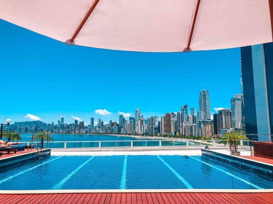 Piscina A Beira-Mar, Tranquilidade E Qualidade No Melhor De Bc Balneario Camboriu Exterior foto