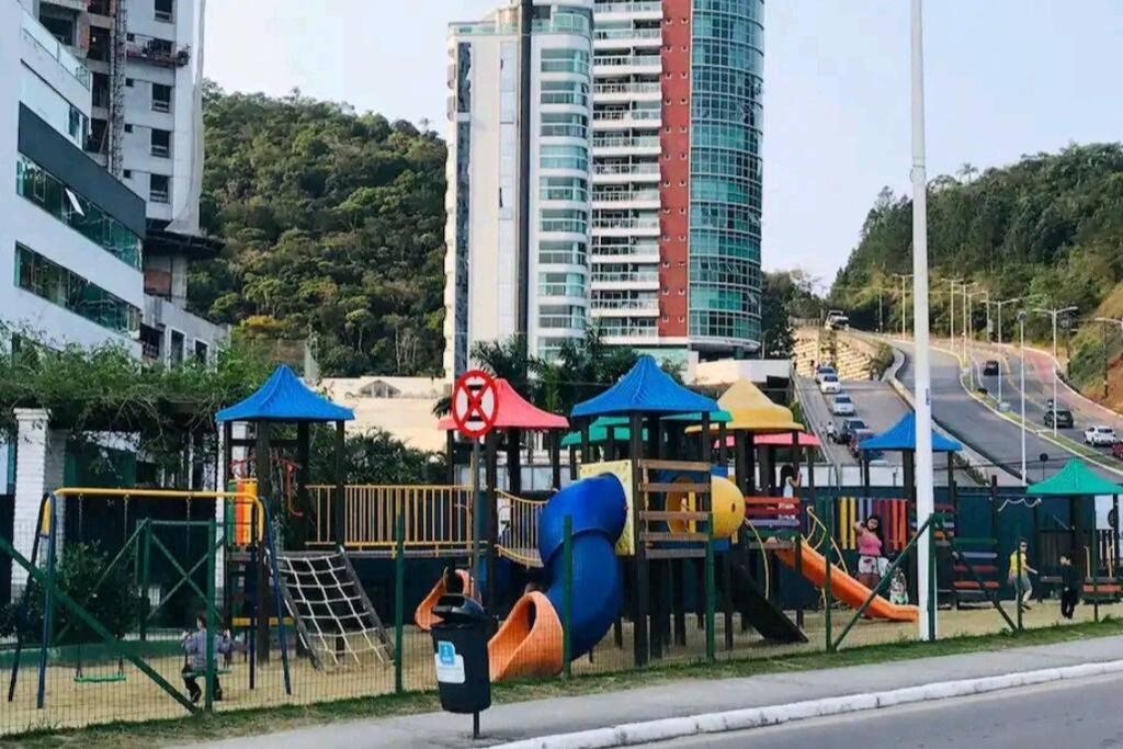 Piscina A Beira-Mar, Tranquilidade E Qualidade No Melhor De Bc Balneario Camboriu Exterior foto